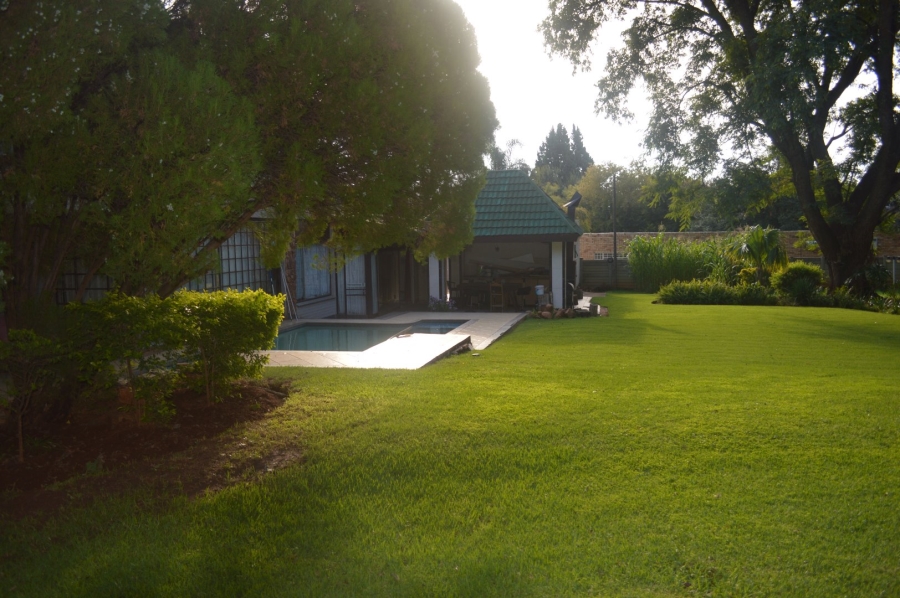 5 Bedroom Property for Sale in Wilkoppies North West